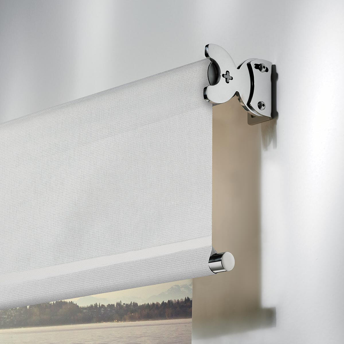 Motor-operated roller blind, Linette Gemelli, Free hanging. Pronema